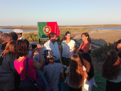 Generic representation of Moradores da Culatra adoptam uma pradaria marinha em conjunto com o CCMAR