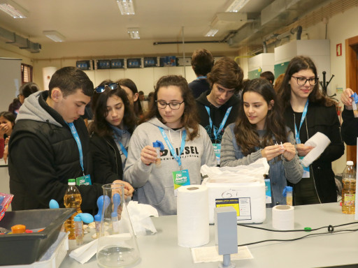 Generic representation of CCMAR mostra investigação a mais de uma centena de alunos