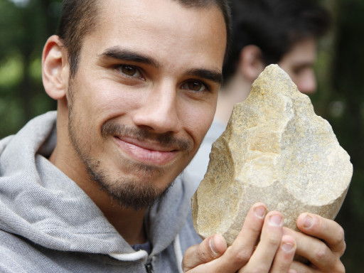 Generic representation of New on board: André Santana